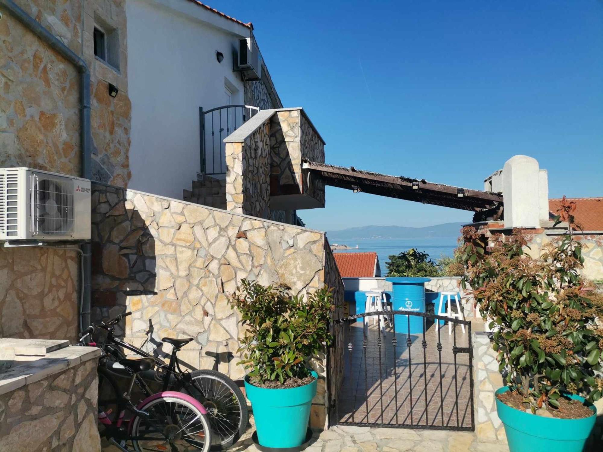 Apartmani Omisalj Exterior photo